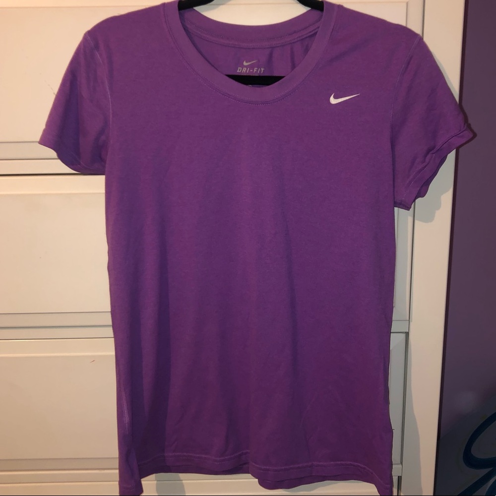 women’s dri fit nike top